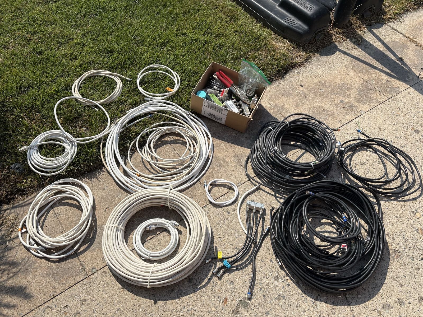 Coaxial cables, Connectors and crimping Tool. 