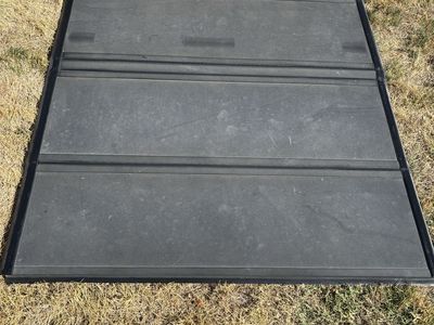 Trifold Tonneau short bed Tacoma