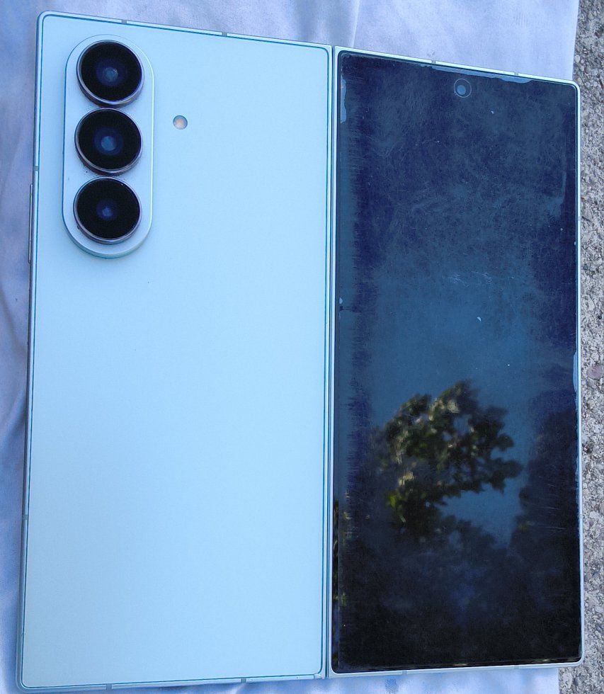 Main image 3