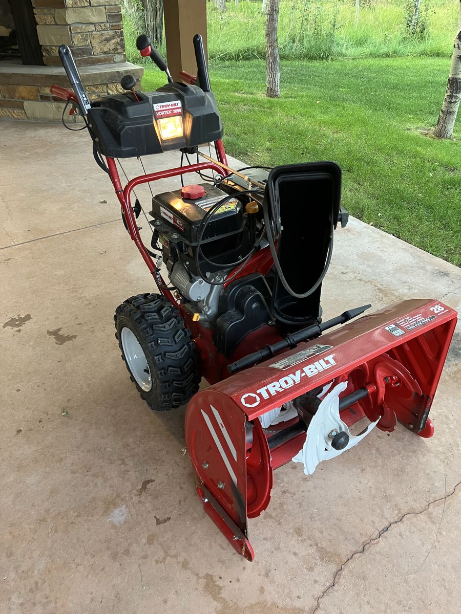 Troy-Bilt Vortex 2890 Three-Stage 28-Inch Gas Snow Blower (357cc)