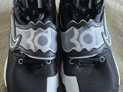 Nike KD Trey 5X basketball shoes