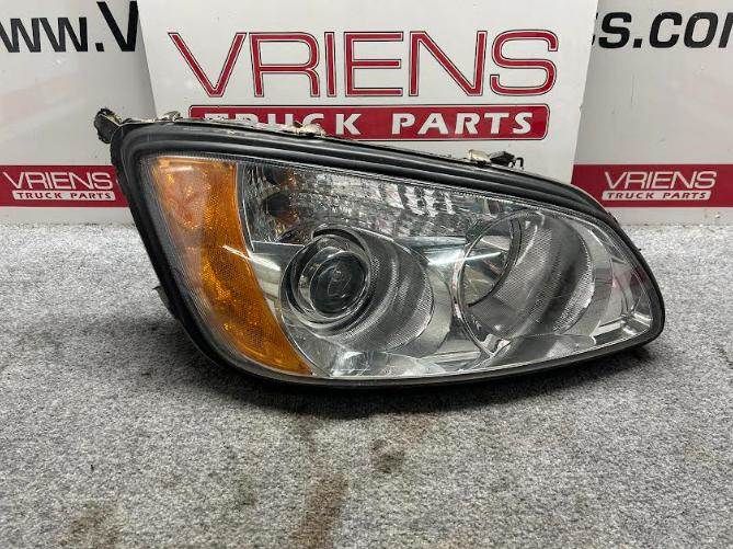 Kenworth Right Headlight Assembly