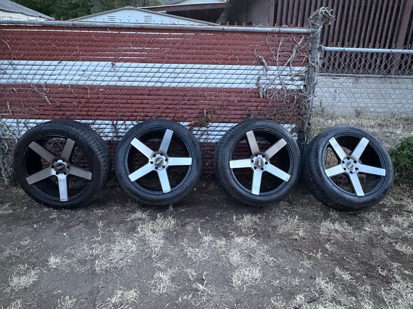 Dolce DC20 22" Wheels & Otani KC-2000 Tires (285/45R22) - Set of 4