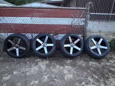 Dolce DC20 22" Wheels & Otani KC-2000 Tires (285/45R22) - Set of 4