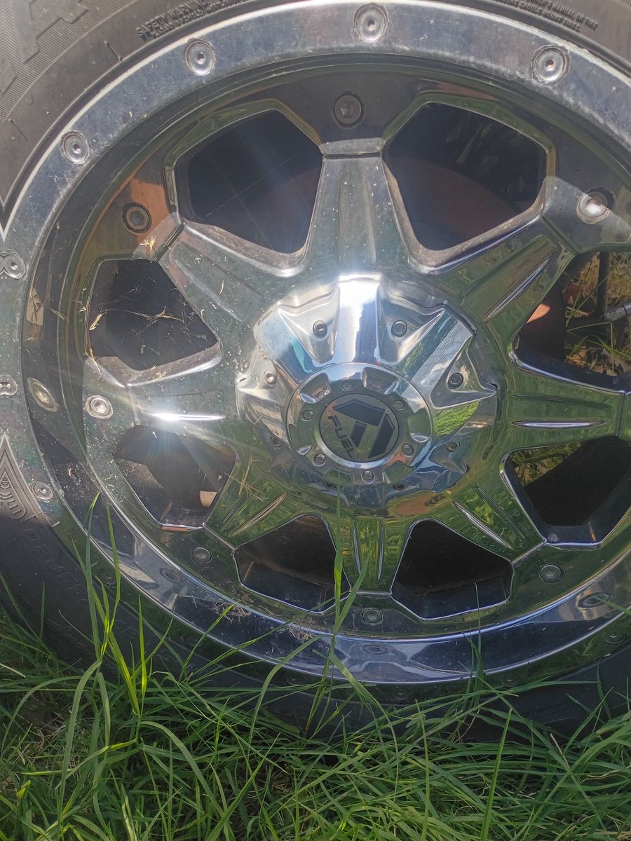 Fuel 20 inch wheels