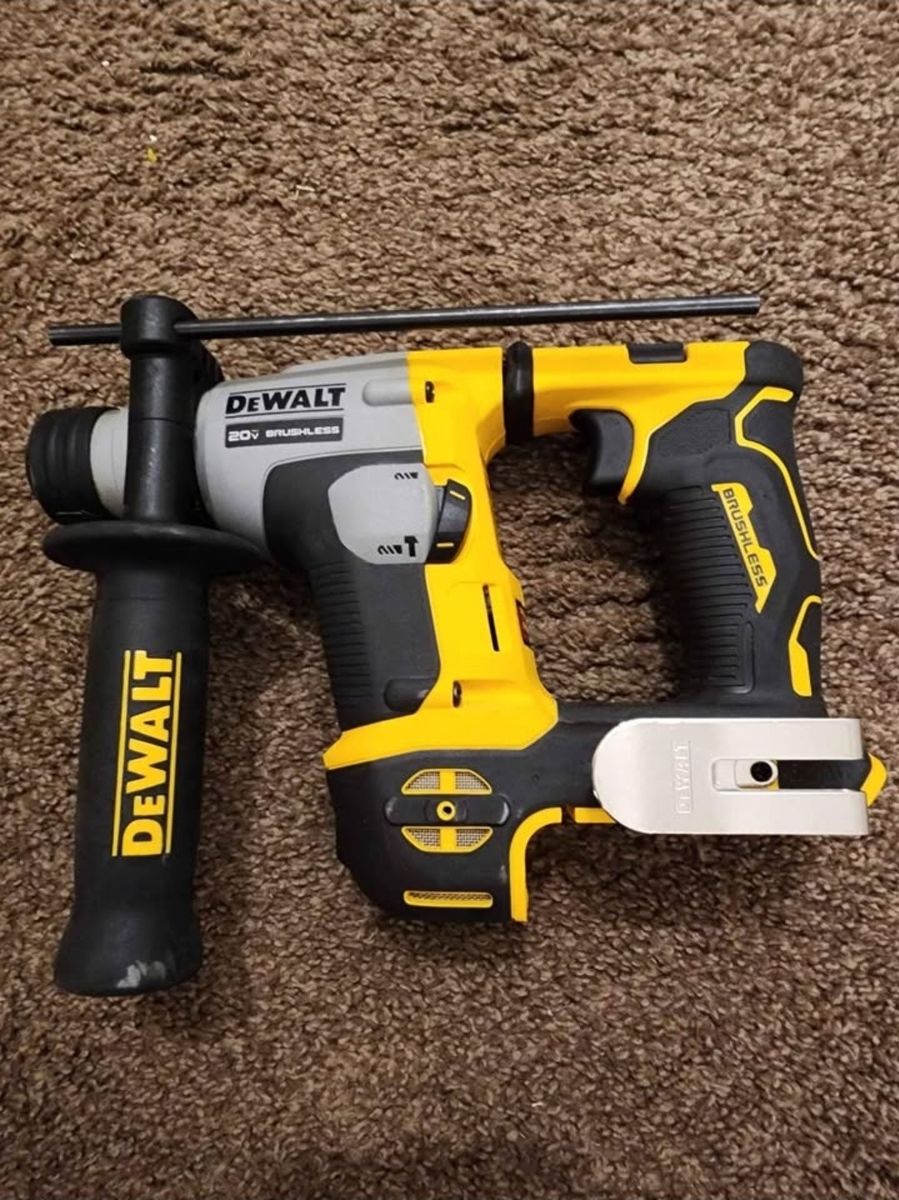 New Dewalt Atomic 20V MAX 5/8in. SDS Hammer Drill