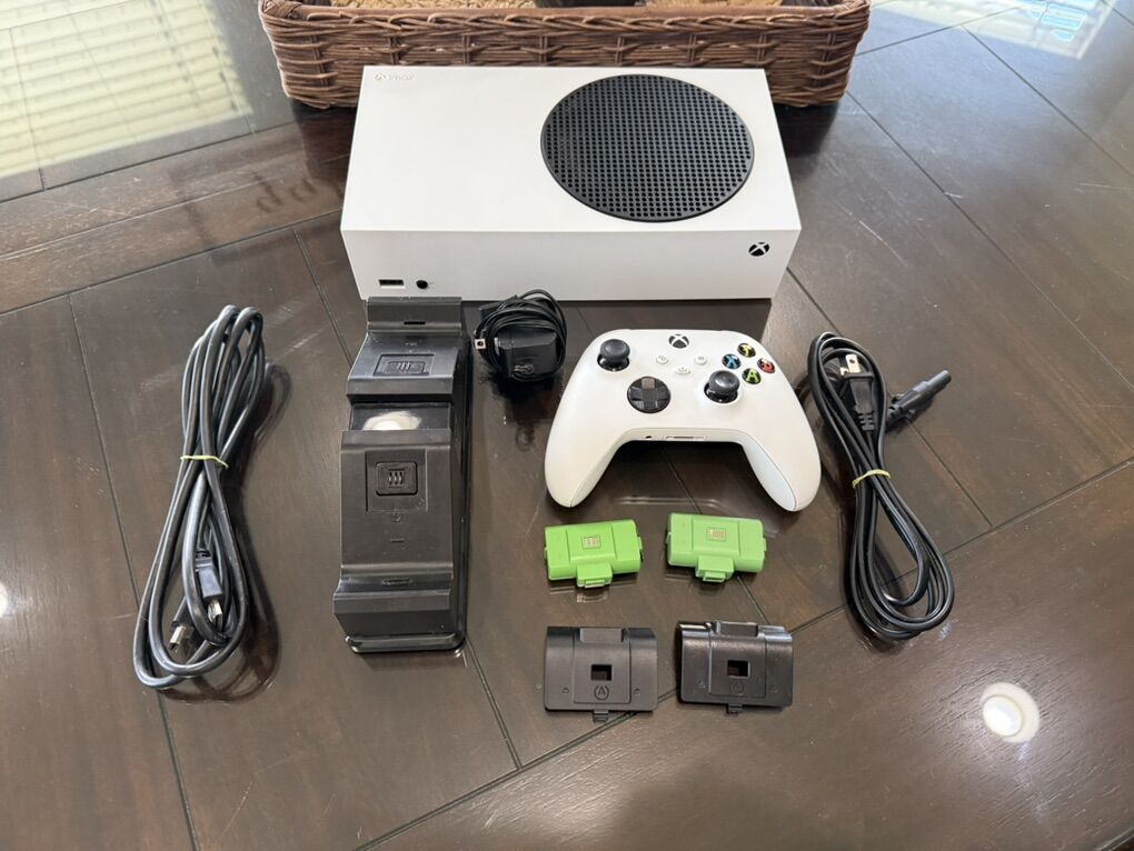 Xbox Series S Bundle