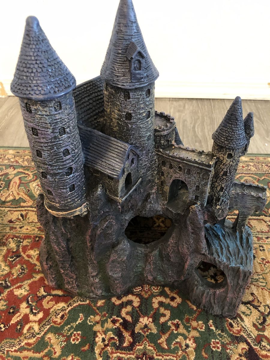 Large Aquarium Castle Decoration with Swim-Through Caves and Turrets