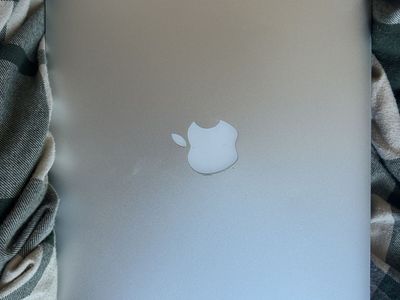 MacBook Air 13-inch (2020) - Intel Core i5 / Factory Reset & Ready