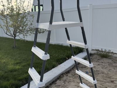 Out of ground pool ladder