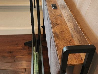 Queen Beautyrest Mattress + Modern Platform Bed Frame – Excellent Condition