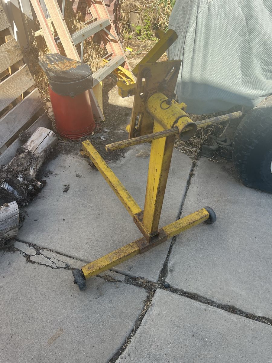 Engine stand