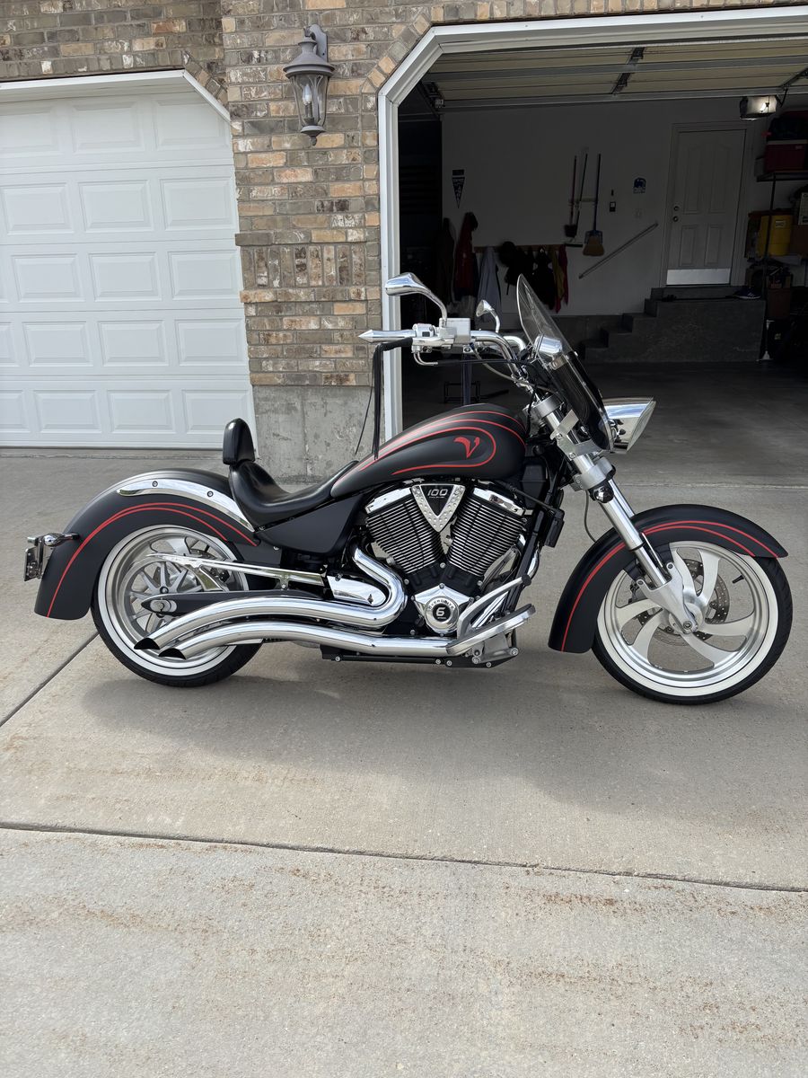 2006 Victory Kingpin 1700 (Pending)