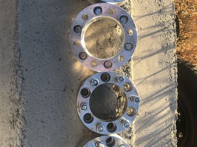 Unbranded Silver Wheel Spacers (4) with Lugs
