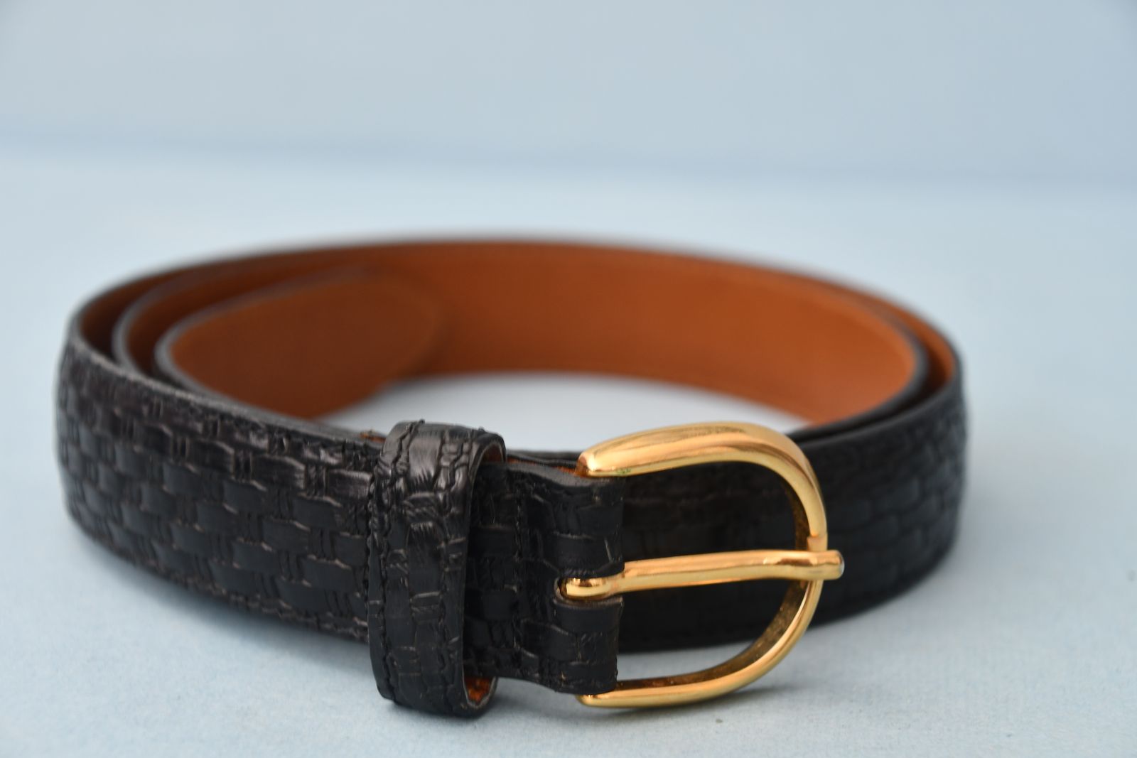 MEN'S "COLE HAAN" BLACK LEATHER BELT ~ SIZE 38 ~ SOLID BRASS BUCKLE ~ MADE IN ITALY ~ BELT WIDTH 38"