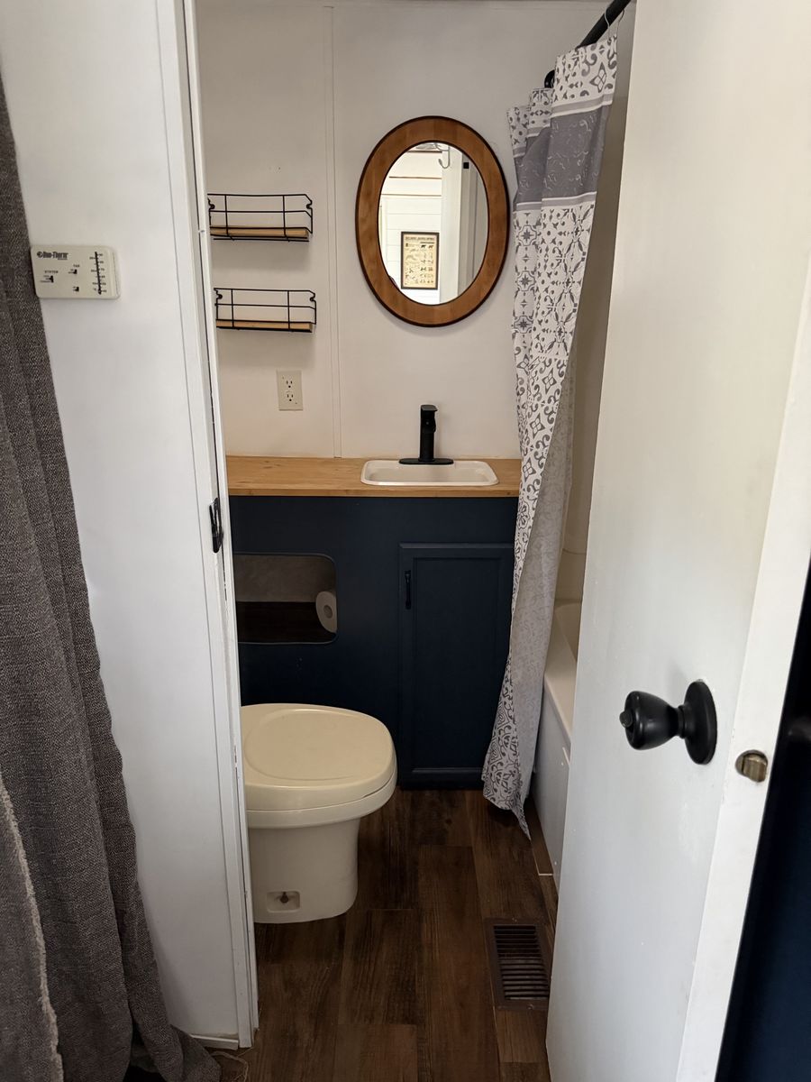 Main image 12