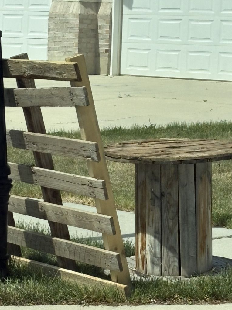 Free Spool And Pallet