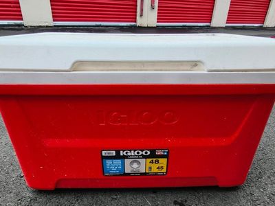 Igloo Laguna 48 Quart Cooler Red/White Ice Chest
