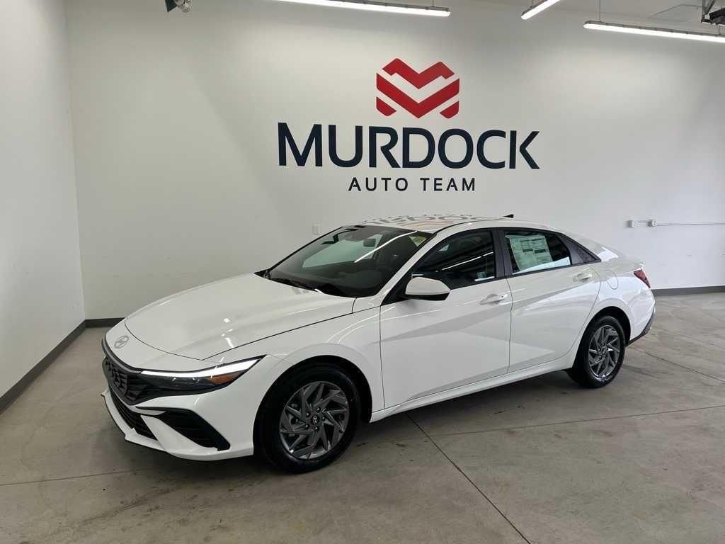 2025 Hyundai Elantra Hybrid 