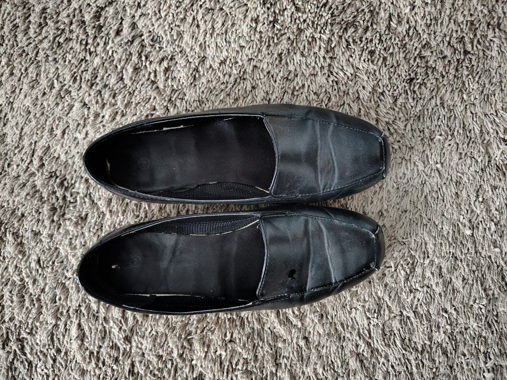 Women's size 8 (more like 8 1/2) flats