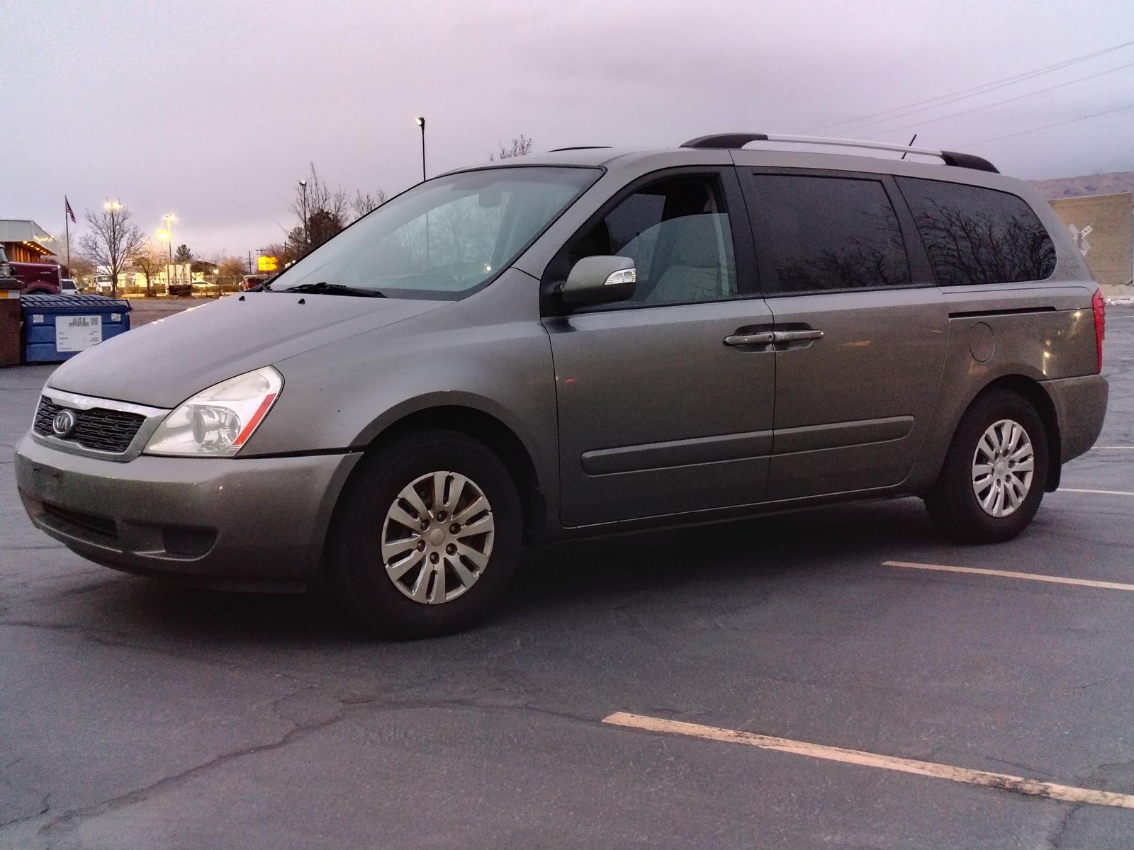 2011 Kia Sedona LX