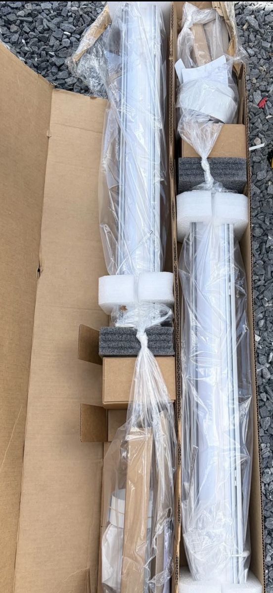 Brand New Hunter Douglas Pirouette blinds