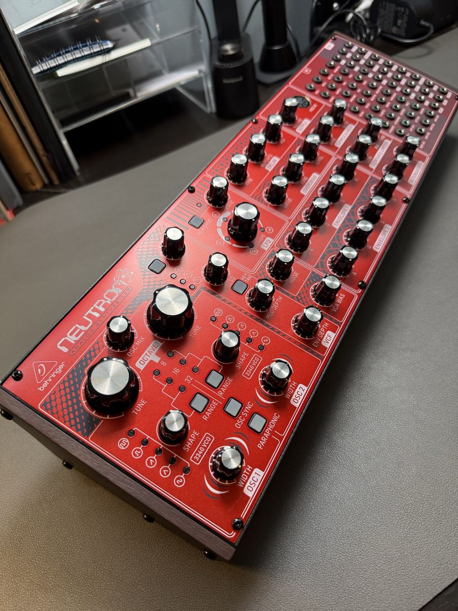 Behringer Neutron Analog Semi-Modular Synthesizer + Stand