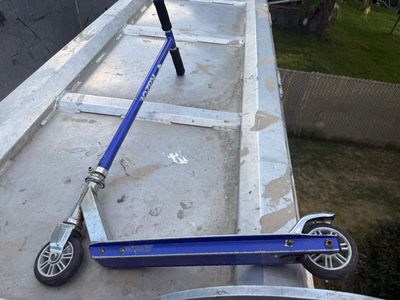 Blue Razor Kick Scooter - Foldable Youth Scooter