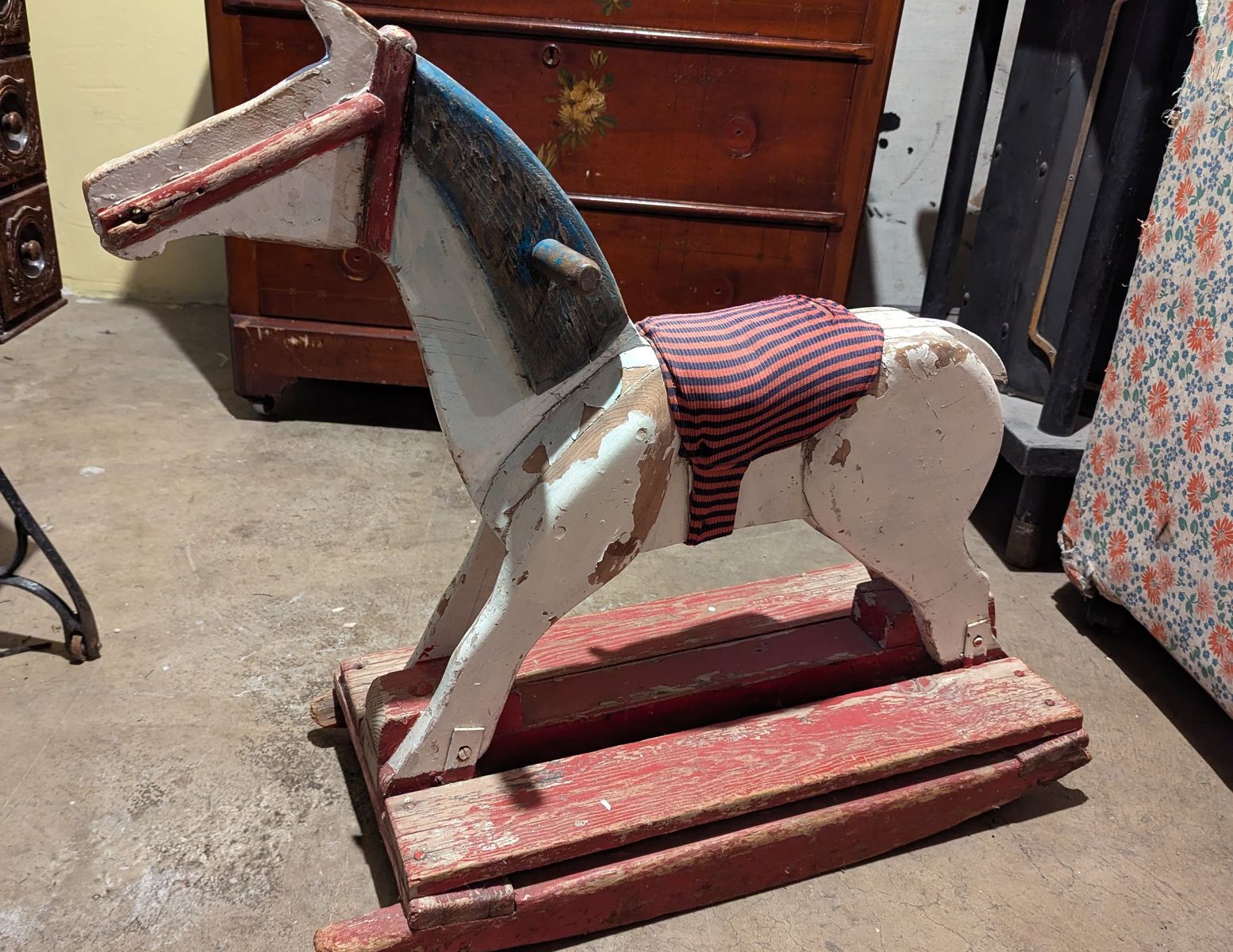 Main image 3