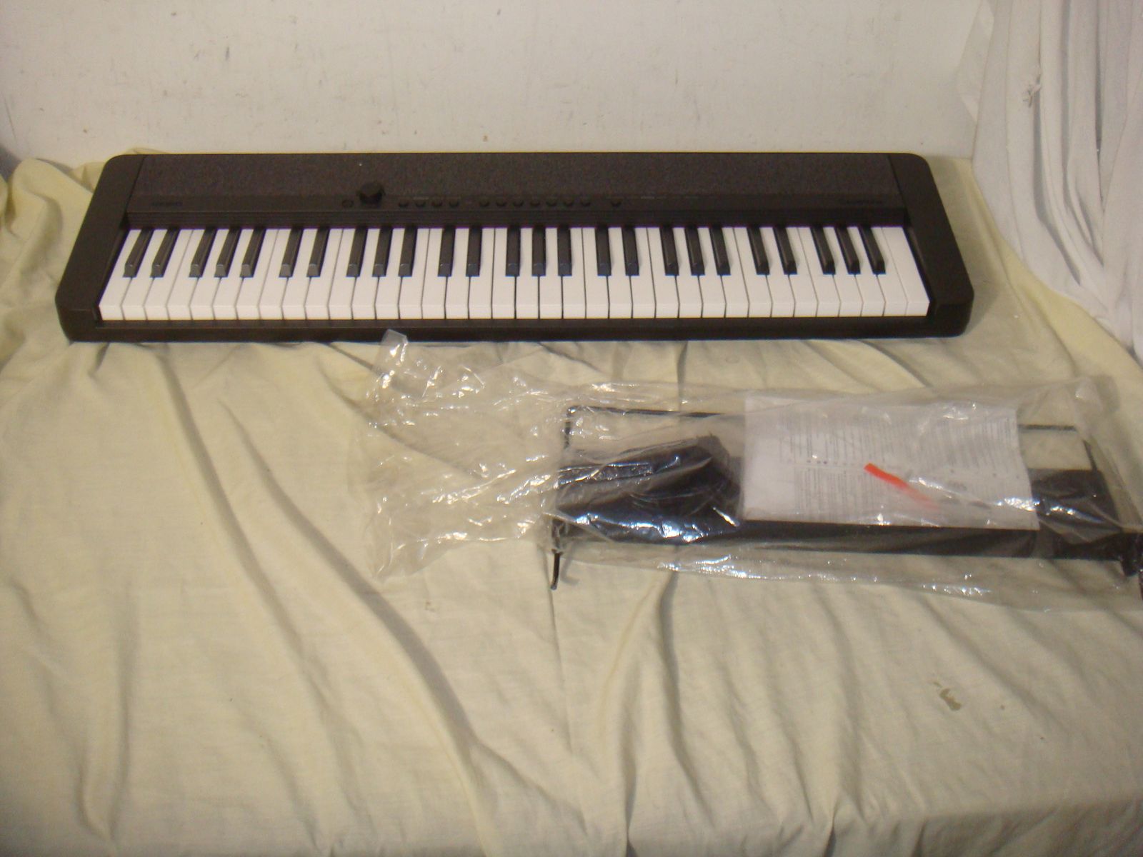 CASIO CT-S1 CASIOTONE 61-KEY TOUCH-RESPONSE PORTABLE KEYBOARD -BLACK