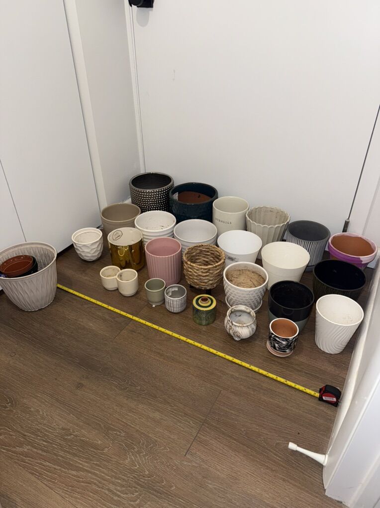 25 Plant Pots/Planters