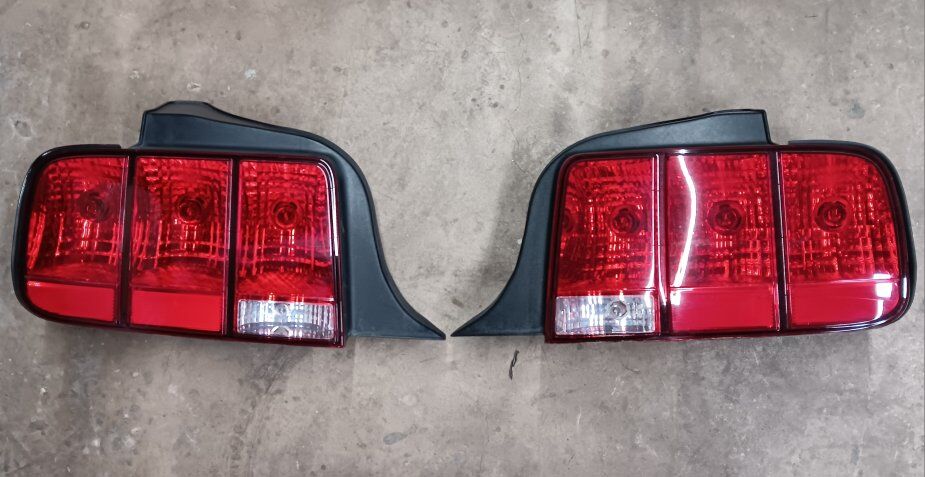 2005-2009 Ford Mustang Tail Lights OEM
