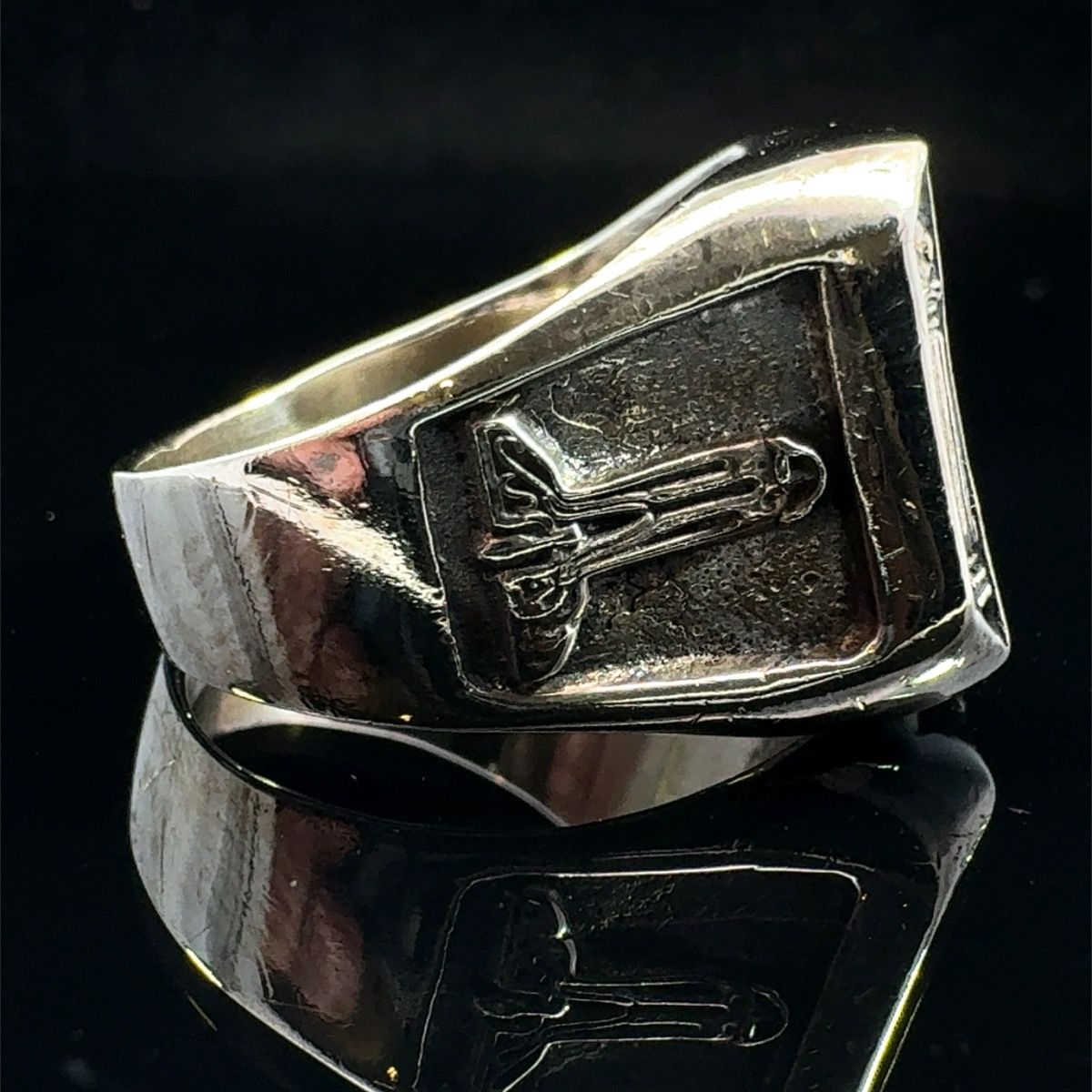 Main image 3