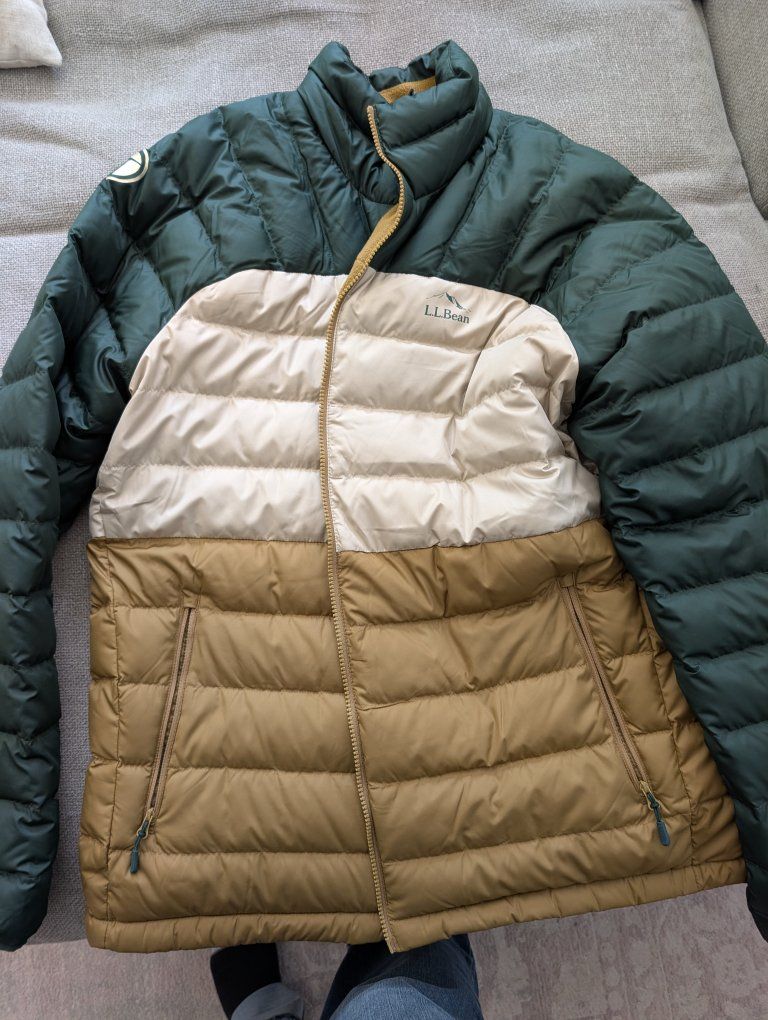 L.L. Bean Men's Colorblock Down Puffer Jacket Size XL Tall Green Tan