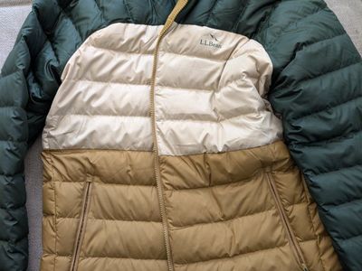 L.L. Bean Men's Colorblock Down Puffer Jacket Size XL Tall Green Tan