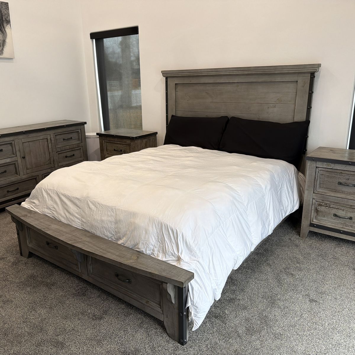 Queen Sized Bedroom Set (Grey Rustic)