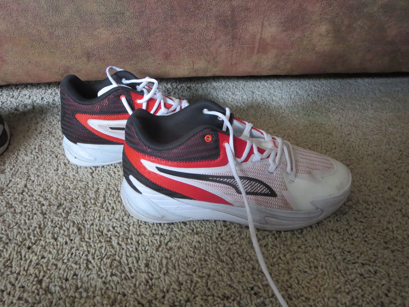 Puma Men's Athletic Shoes Size 9 White Red Black