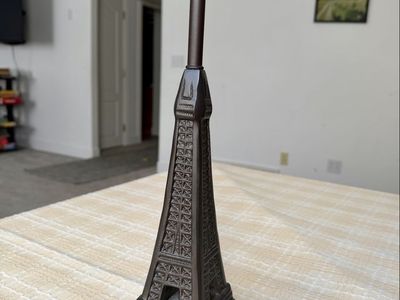 Eiffel Tower Lamp