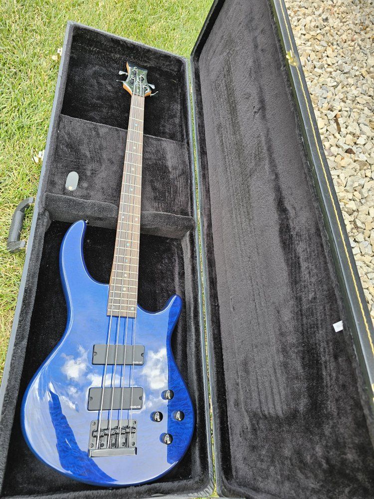Dean Edge Bass