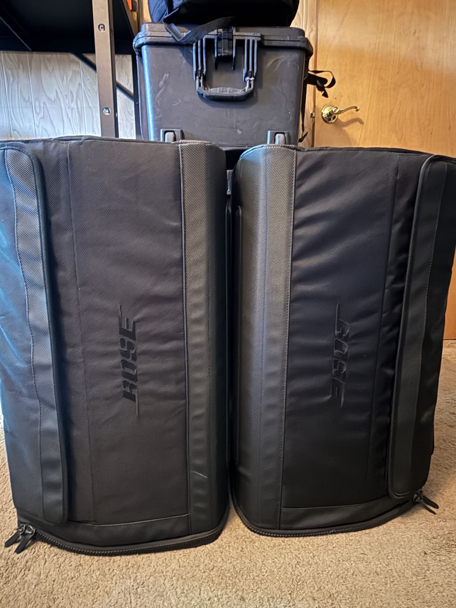 Bose F1 Model 812 Flexible Array Speakers with travel bags x2