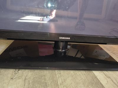 Samsung 46" LED TV with Stand - HDMI, Component, USB Connectivity