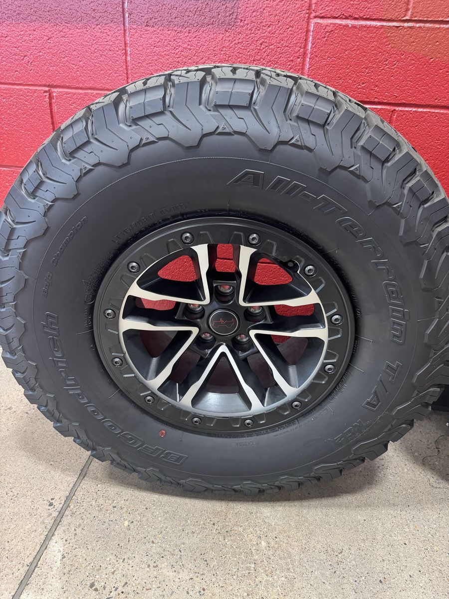 5 factory Jeep beadlock wheels/ BFG tires