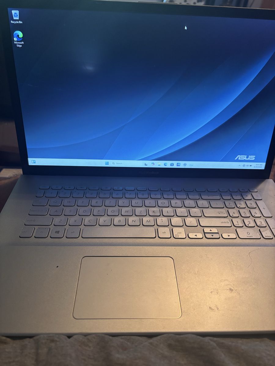ASUS VivoBook 17, Intel Core i5, 12GB RAM, 1TBHD, windows 11, i5