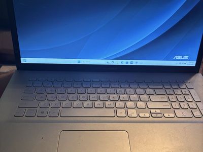 ASUS VivoBook 17, Intel Core i5, 12GB RAM, 1TBHD, windows 11, i5