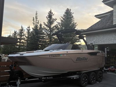 2022 Malibu M220
