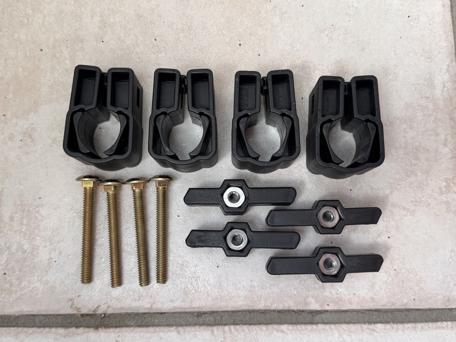 Yakima 5/16 Bolts Wingnuts Round Square Bar Rack