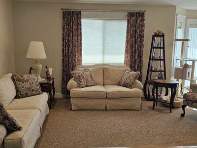 Broyhill Upholstery Living Room Furniture – Buy Individual Pieces or Complete Set