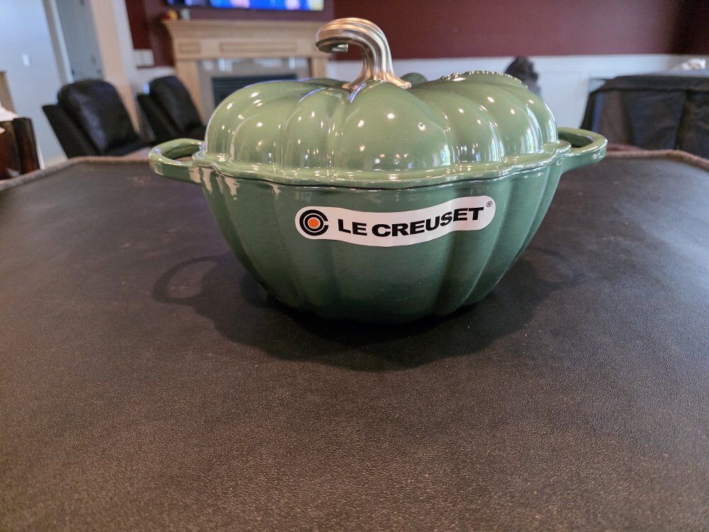 Le creuset pumpkin dutch oven