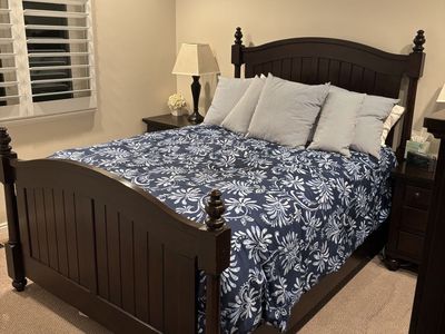 4 Piece Queen Bedroom Set