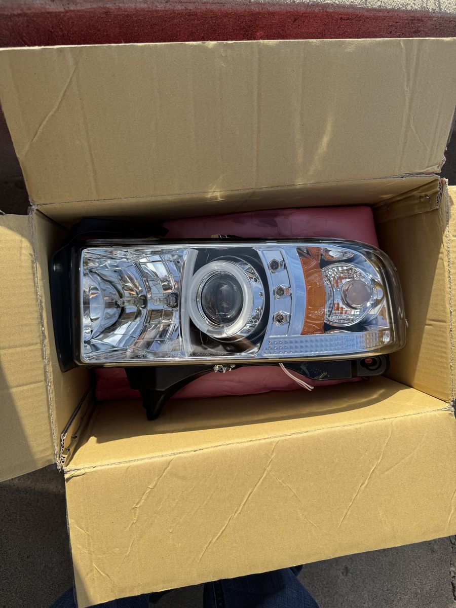 Spyder halo headlights new 1994-2002 Dodge ram